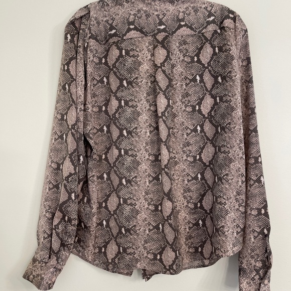 NWT!  Sold as Set of 2!  Reversible Poncho and Blouse! - Picture 13 of 16